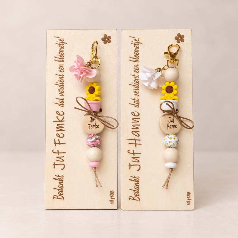 houten juf bedankkaartjes met bloemenhangers
