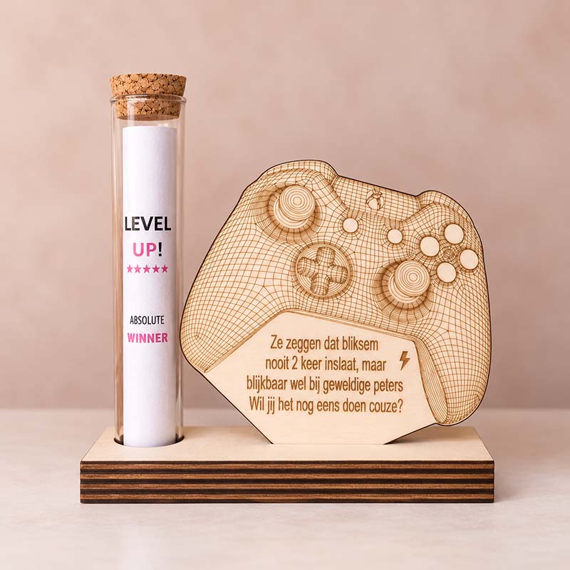 gepersonaliseerde houten trofee met level up-buis
