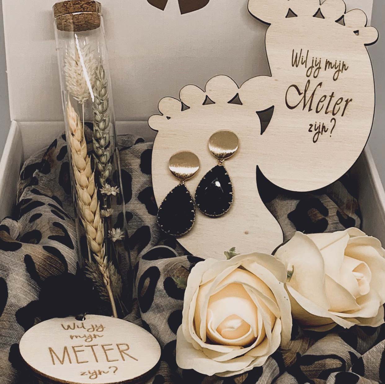 geschenkbox sjaal oorbellen zwart