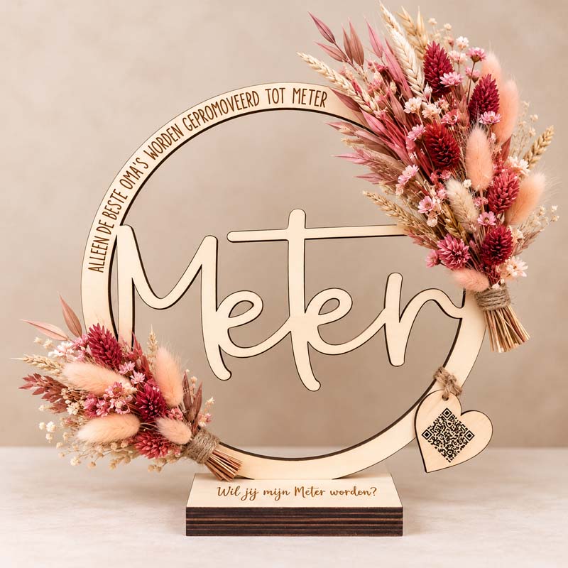 houten meter-sierbord met droogbloemen